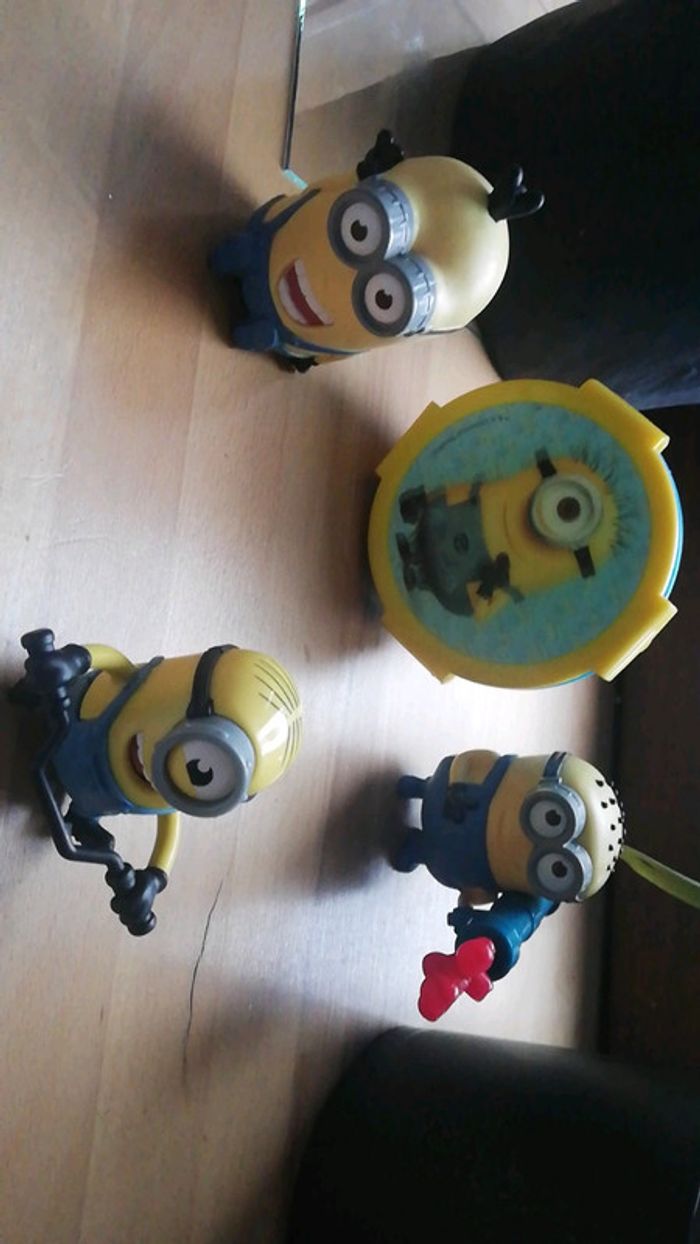 Boîte goûter et figurine minions