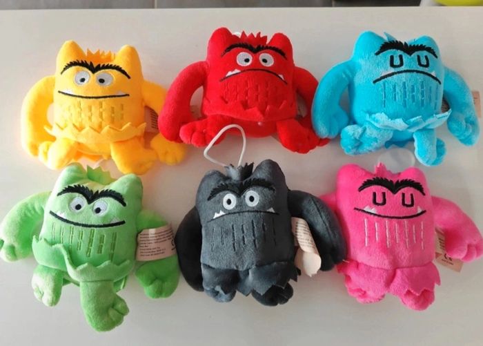 Peluches monstres des émotions