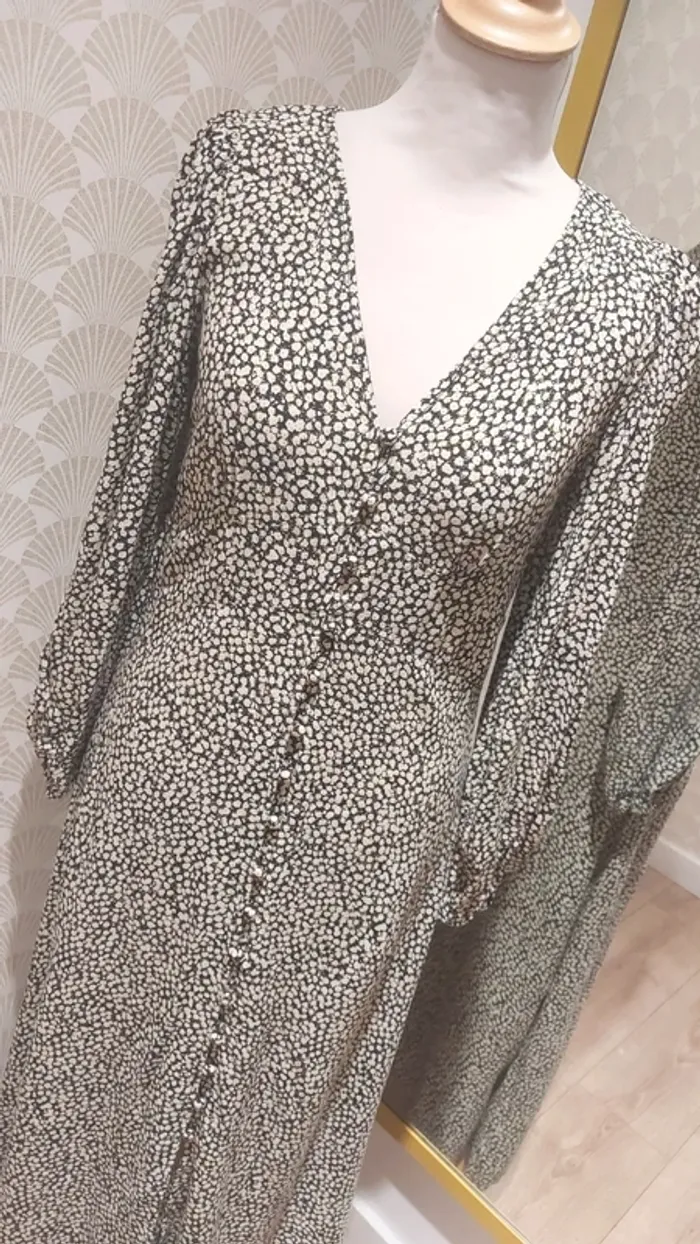 Robe vintage fleurie cintrée H&M - photo numéro 2