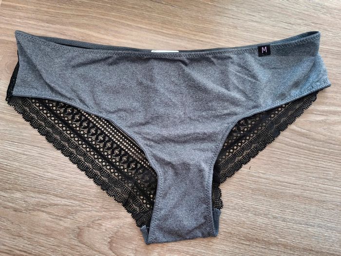 🖤 Culotte grise avec dentelle noire – Taille M – Neuve ! 🖤 - photo numéro 3