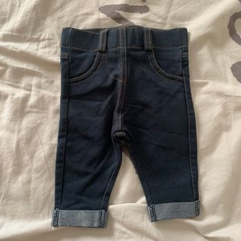 Lot de 7 jeans   ( élastique) taille 3 mois bébé fille
