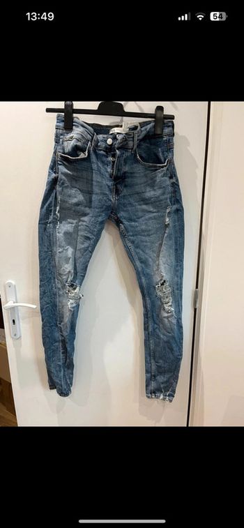 Jean déchiré bleu taille 40 Zara