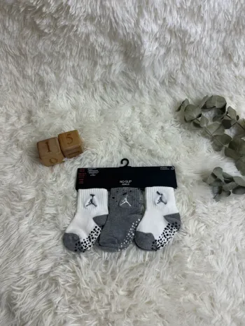 Lot de 3 paires de chaussettes Jordan taille 6-12 mois / 15