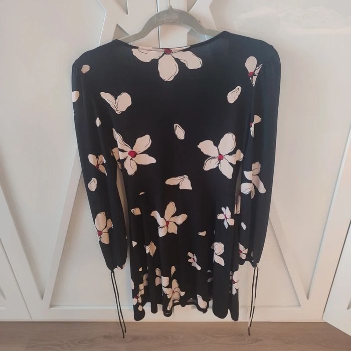 Vestido flores talla XS nuevo de Mango 🥭