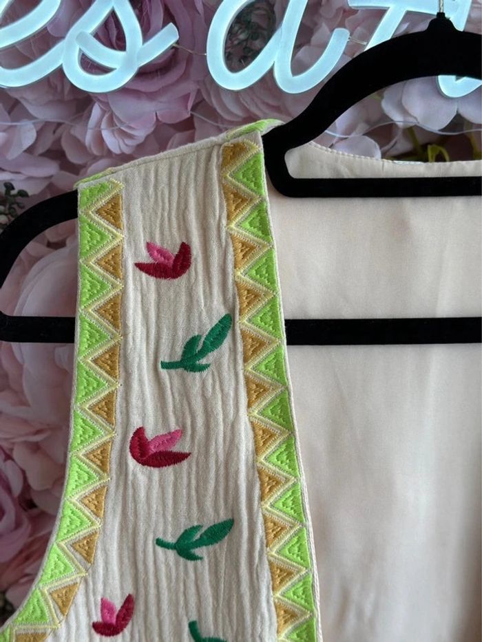 Gilet sans manches en gaze façon coton brodé de fleurs colorées, taille 36 - photo numéro 5