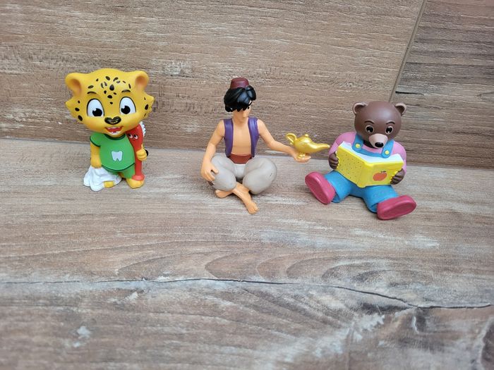 Lot 3 figurines tonies français