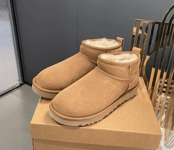 Ugg Mini taille 40