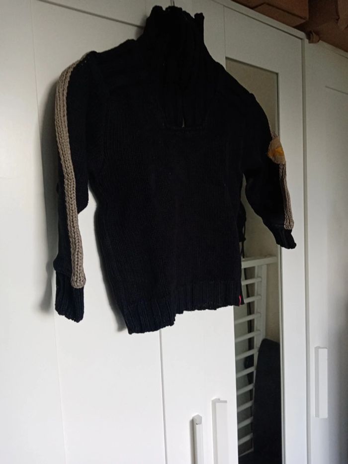 Pull noir Levi's T 5 ans