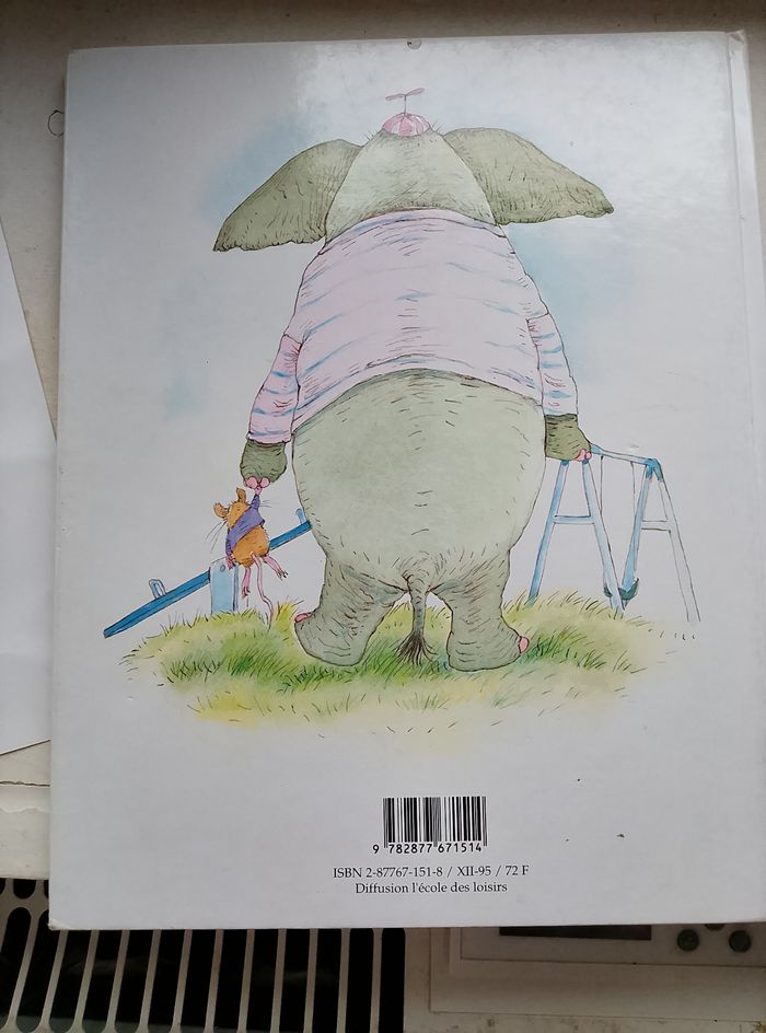 Livre un tout petit coup de main - photo numéro 2