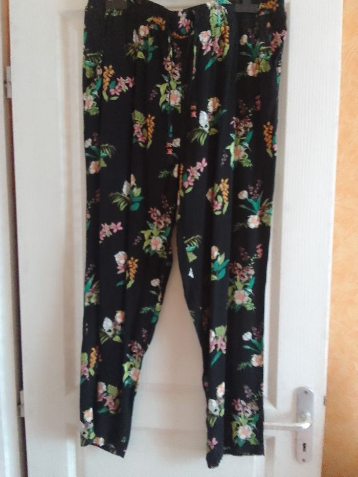 Pantalon fluide et fleurie
