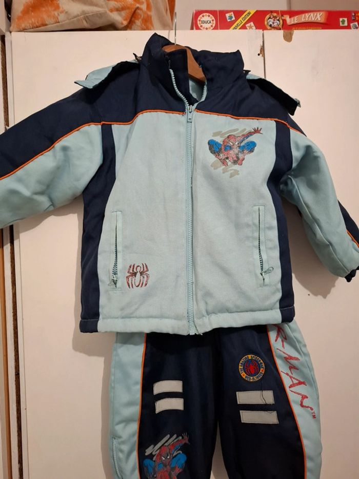 Ensemble salopette de ski et manteau