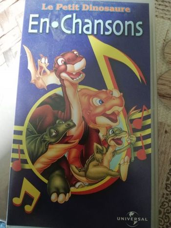 VHS Le petit dinosaure en chansons.