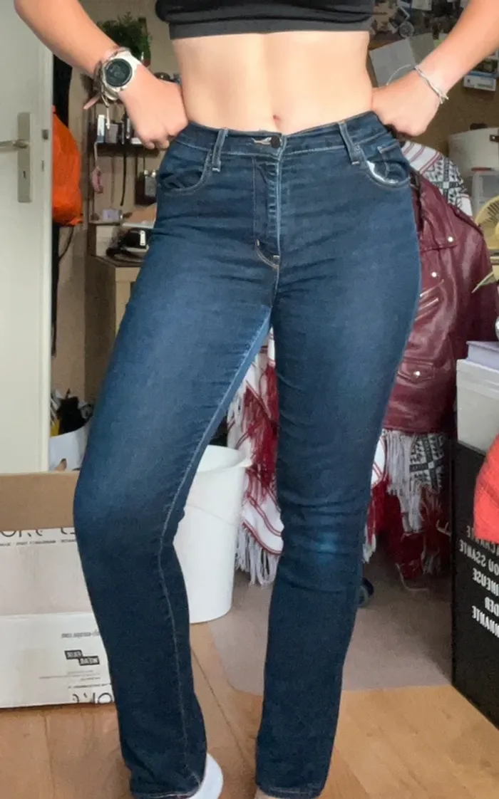 Jean Levi’s 724 High Rise T29 – parfait état