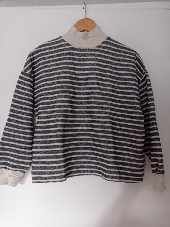 PULL/SWEAT ZARA Rayé Gris/ Blanc Cassé. - photo numéro 2