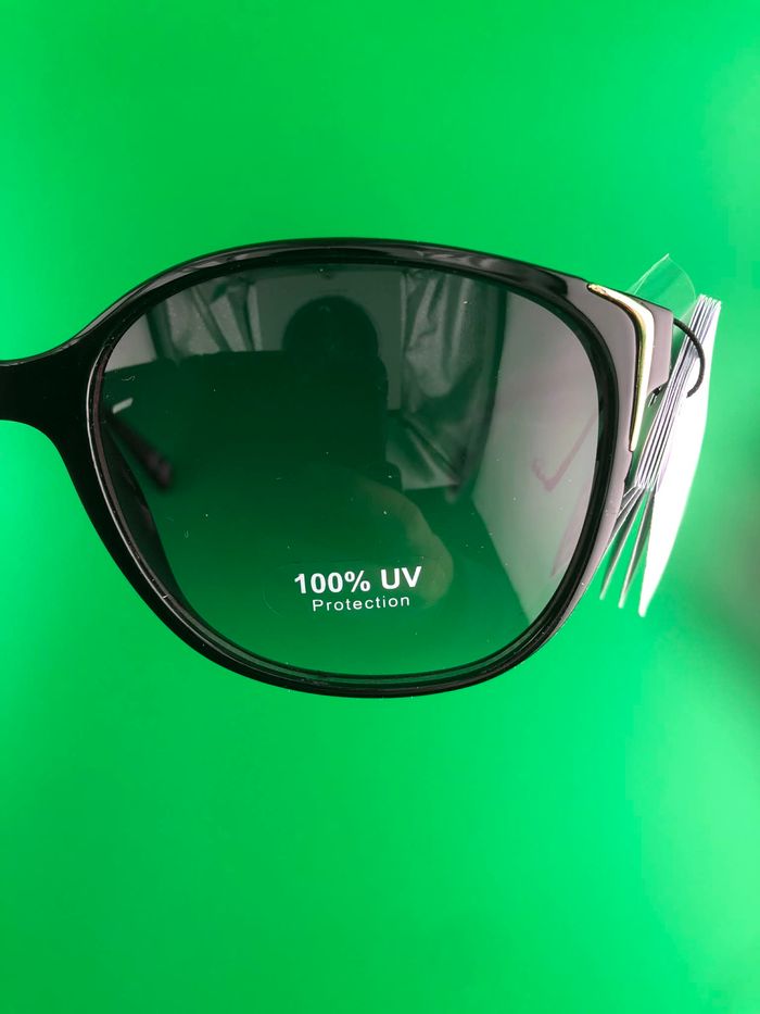 Lunette de soleil - photo numéro 3