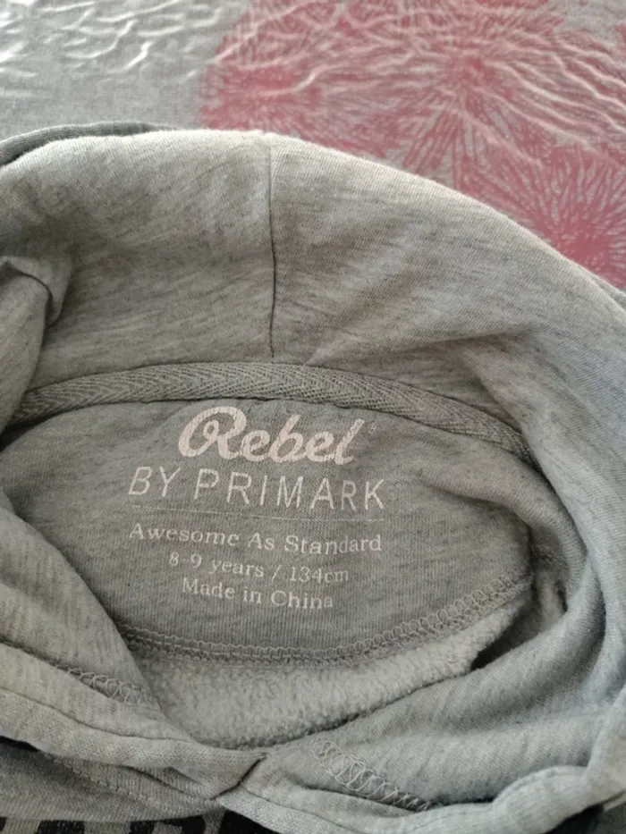 Pull garçon 🧑 8/9 ans - photo numéro 5