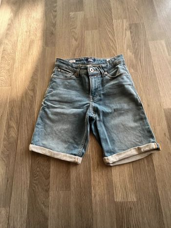 Très beau short regular taille 11 ans jack & jones