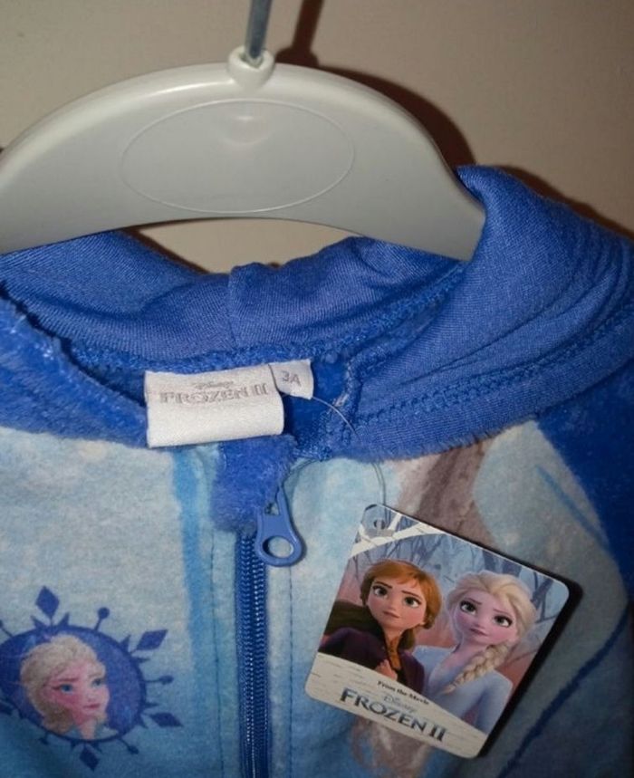 Combinaison pyjama reine des neiges taille 3 ans - photo numéro 2