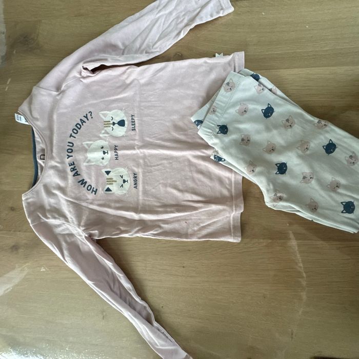 Lot de 4 pyjamas kiabi Okaïdi taille 5 ans - photo numéro 3