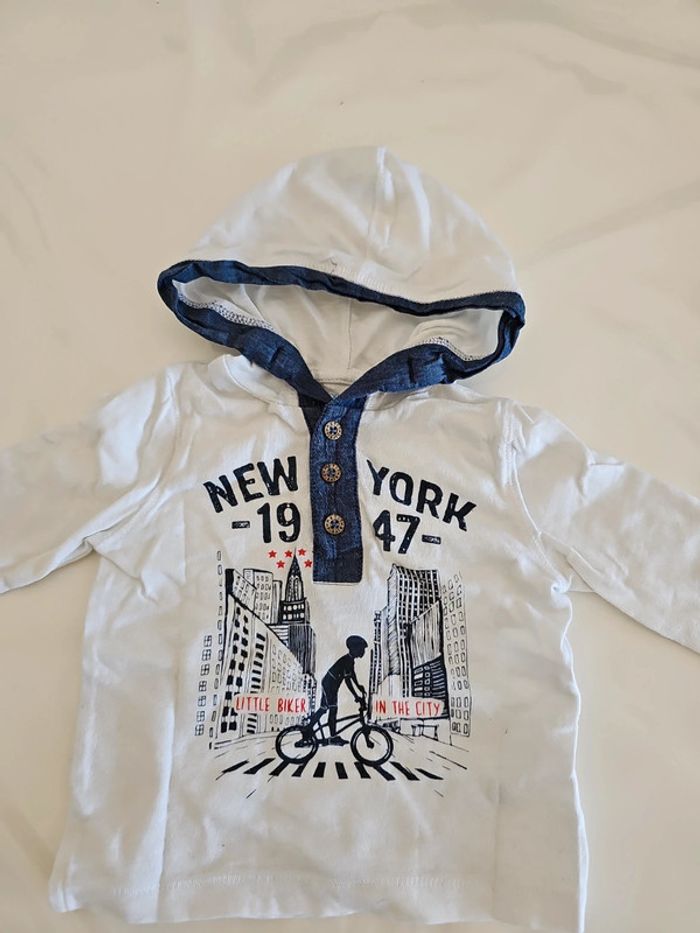 Tee-shirt manche longue à capuche 3 mois - photo numéro 2