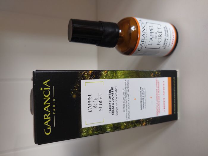 Soin visage Garancia L'appel de la forêt crème lumière éclat & jeunesse 30ml