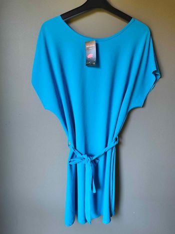 Robe/Tunique élégante avec ceinture couleurs Bleu Cyan / Bleu Ciel fluide taille unique 36 au 44