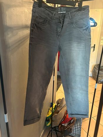 Jeans Mom Cecil gris