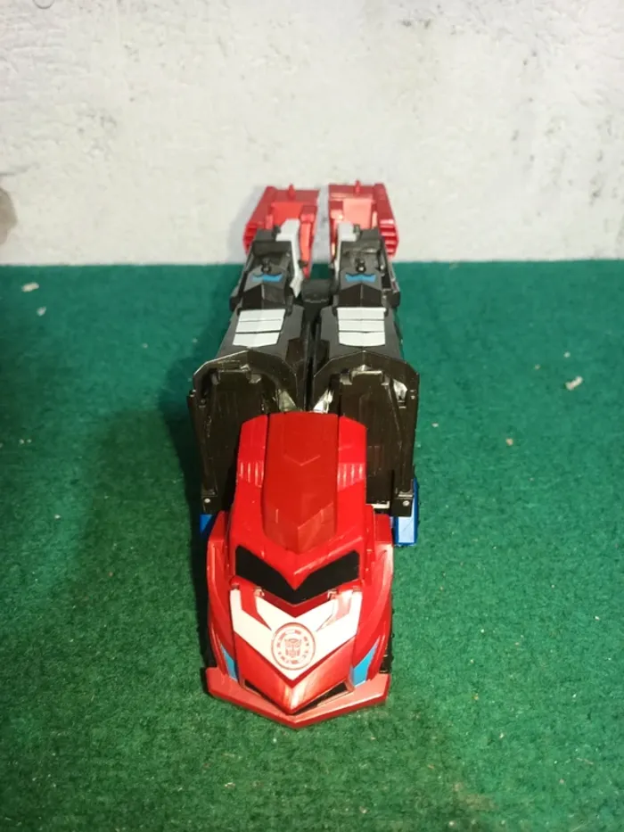 Camion transformers " Optimus Prime " hasbro 2015 - photo numéro 3