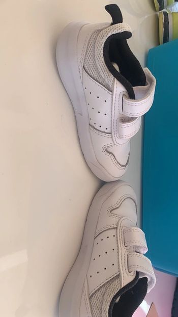 Basket Adidas taille 22