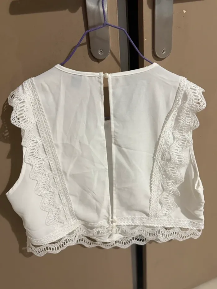 Top broderie - photo numéro 2