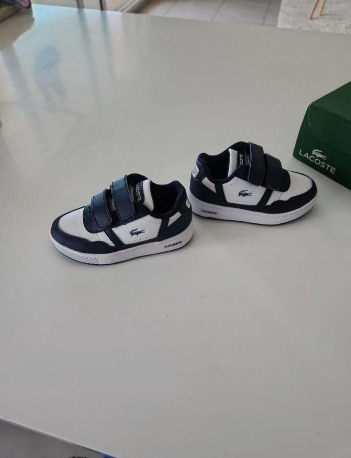 Chaussure lacoste taille 22 - photo numéro 2