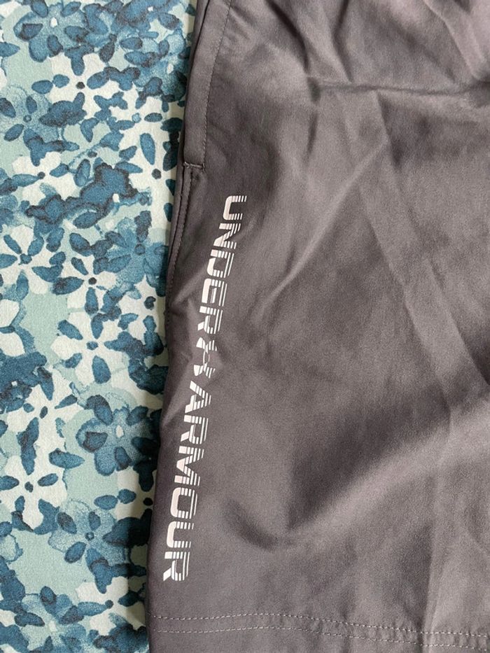 Short léger  Under Armour 14 / 16 ans - photo numéro 2