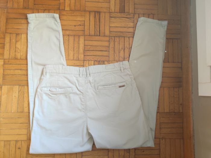 Chino couleur crème Zara taille 40 - photo numéro 3