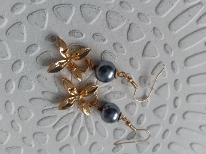 Boucles d'oreilles vintages perles de culture d'eau douce naturelles - photo numéro 2