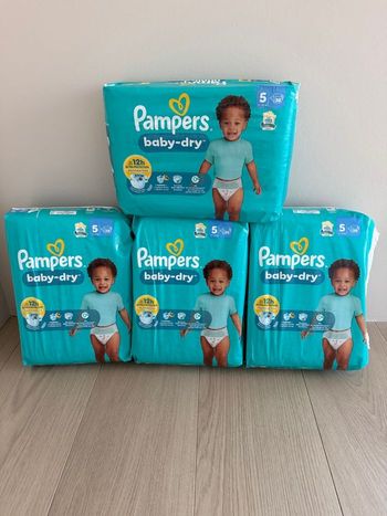 152 couches Pampers baby dry taille 5