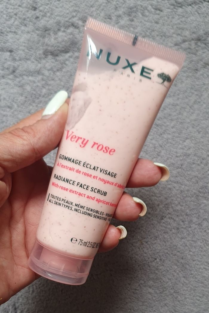 "Very Rose - Gommage Éclat Visage" (75Ml) / Nuxe