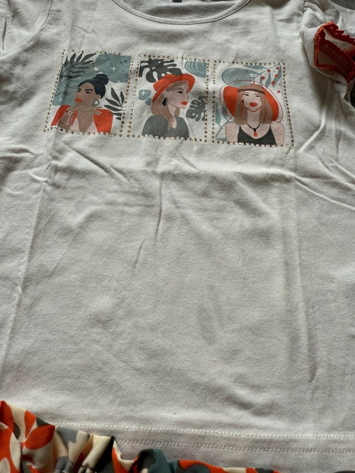 Lot jupes courtes et tee shirt  8 ans - photo numéro 5