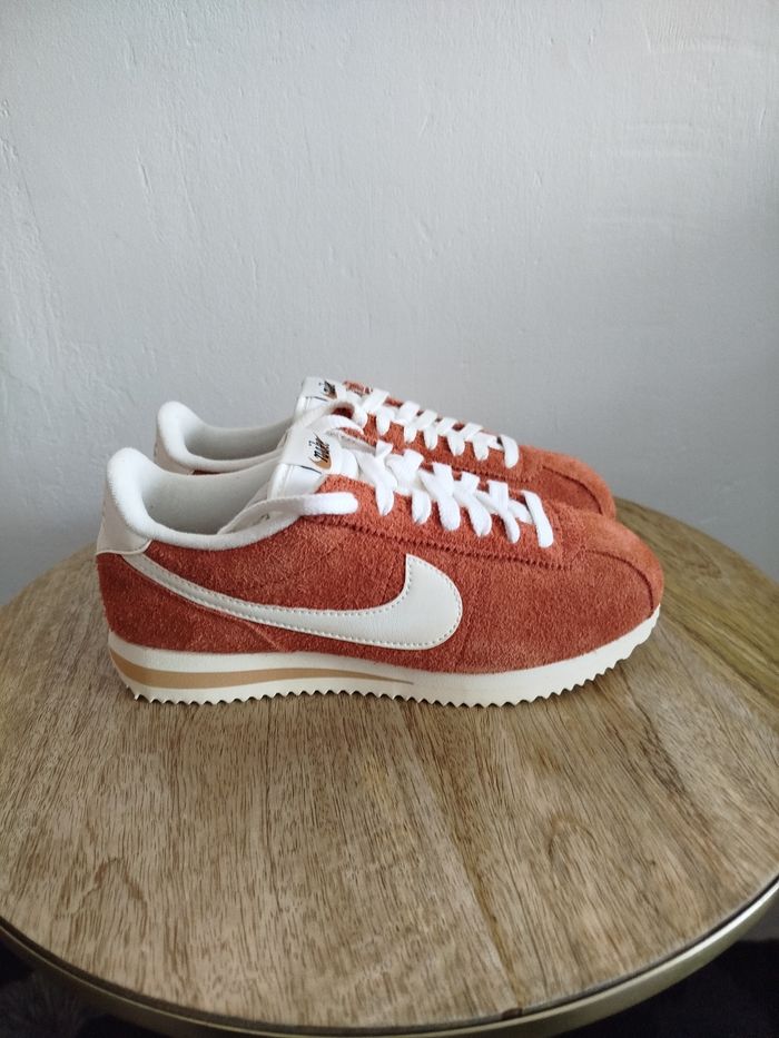 Baskets Nike T 36,5 - photo numéro 6
