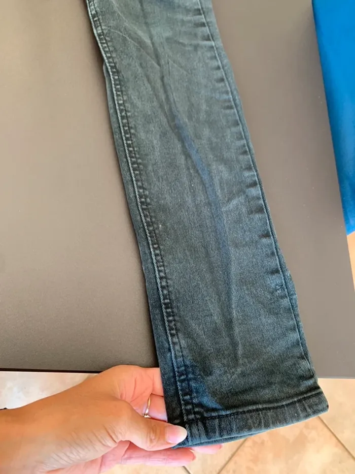 Pantalon Slim Cheap Monday taille 38 - photo numéro 2