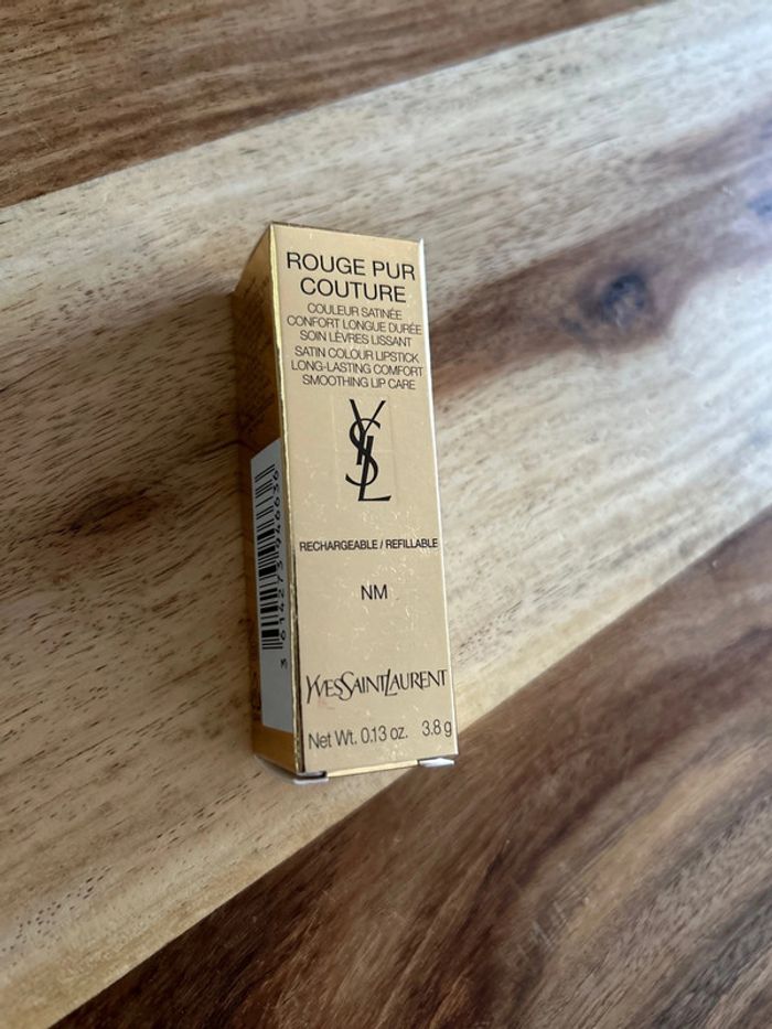 Rouge pur couture Nu Muse