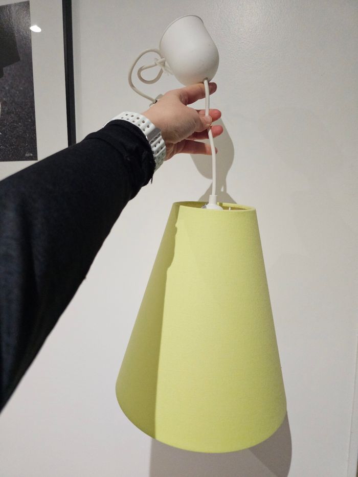 Suspension abat-jour conique – Jaune pâle / vert anis – Très bon état - photo numéro 2