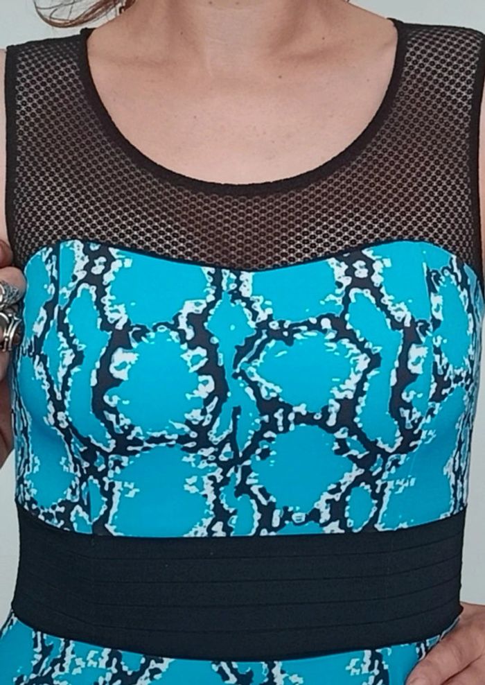 Robe moulante pinup bretelles résille taille 36 - photo numéro 3