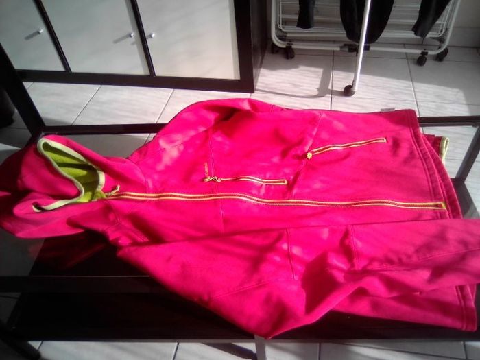 Veste / manteau. QUECHUA. 14 ans
