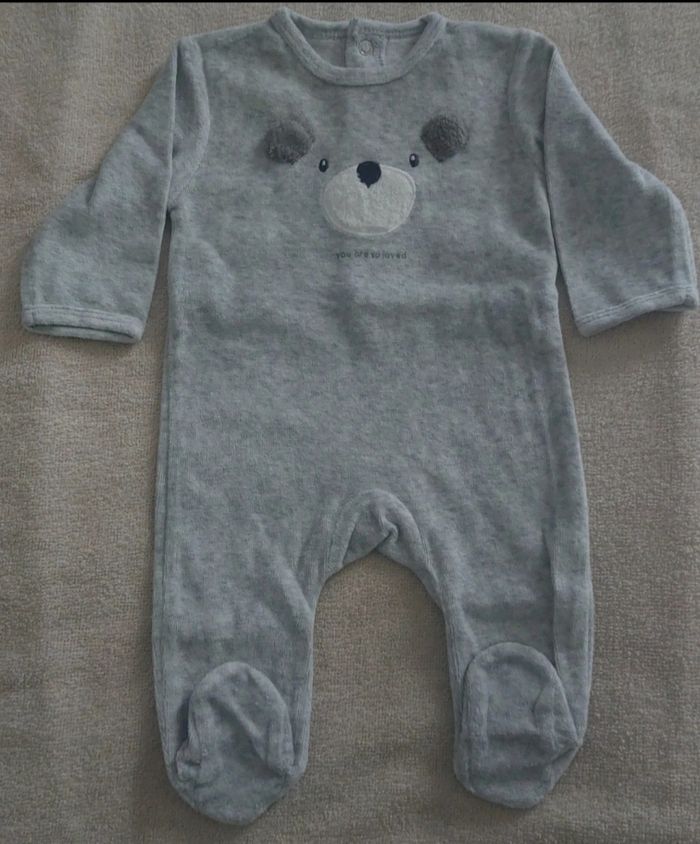 Lot de 5 Pyjamas bébé en 1 mois, de la marque kiabi - photo numéro 2