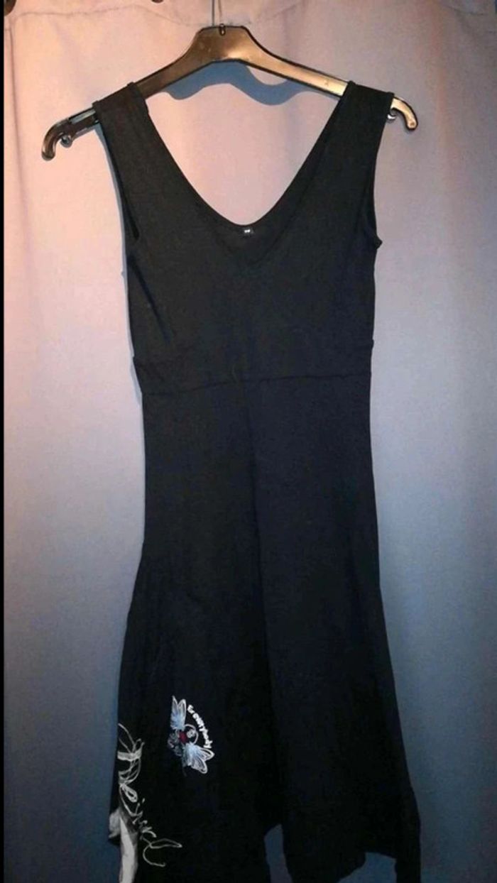 Robe noire - photo numéro 3
