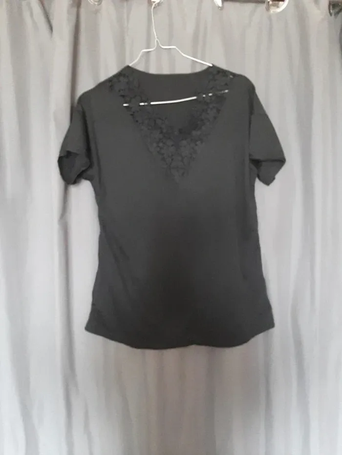 tunique tee shirt  macramé manches courtes noir neuf taille L