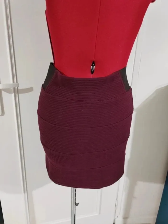 Jupe courte - photo numéro 3