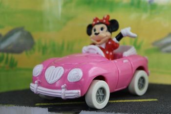 Disney Minnie en voiture