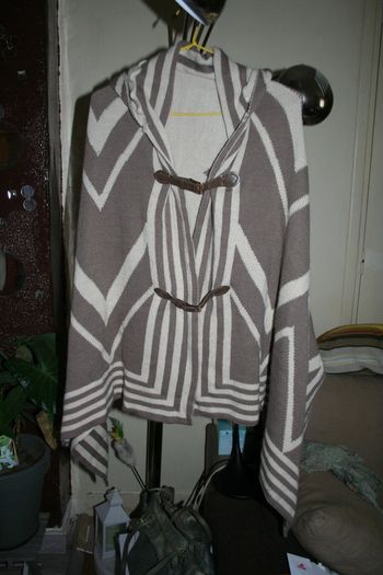 🌸👍Pour cet hiver 👍#Poncho #oversize motifs #ethniques beige à capuche "Naf Naf" 🌸