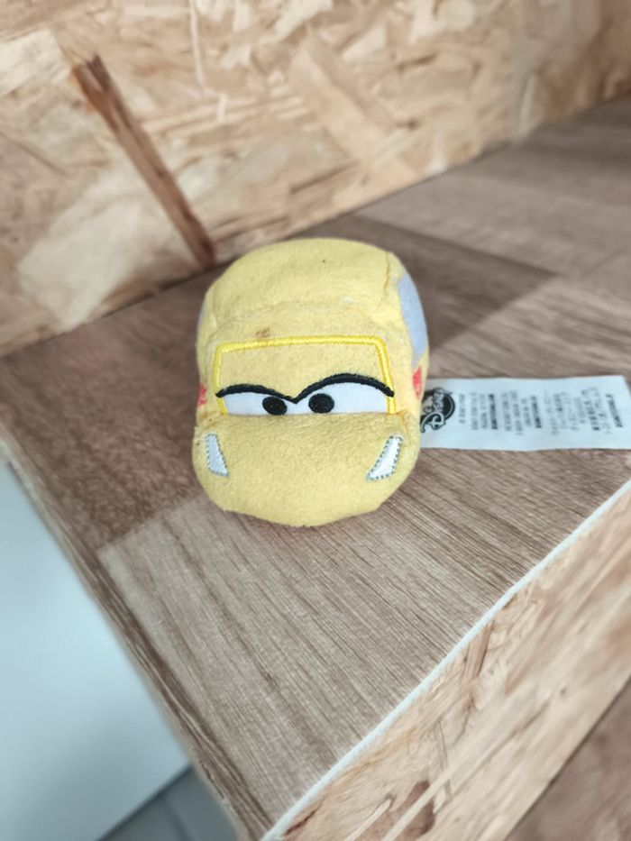 Peluche Tsum Tsum Cruz Ramirez Cars Disney Store - photo numéro 2